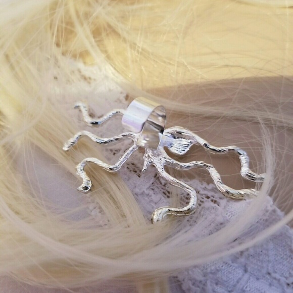 Metallic Baby Octopus Ear Cuff - Picture 2 of 4